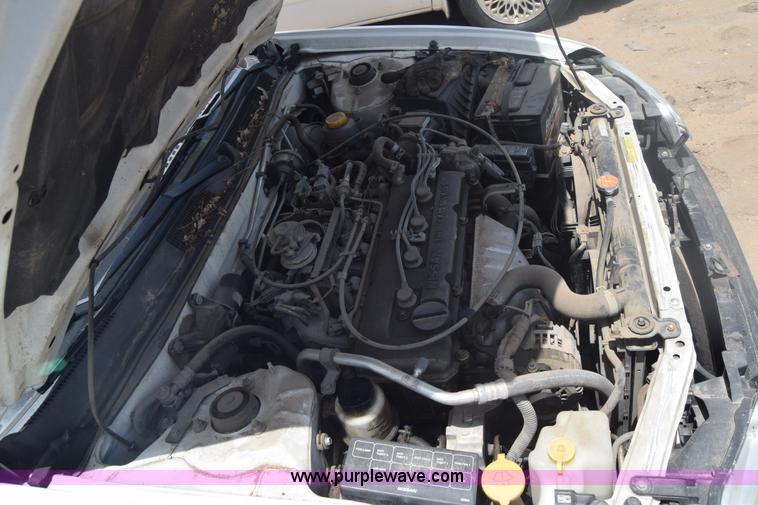 image for item E6449 2001 Nissan Altima