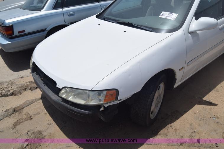 image for item E6449 2001 Nissan Altima