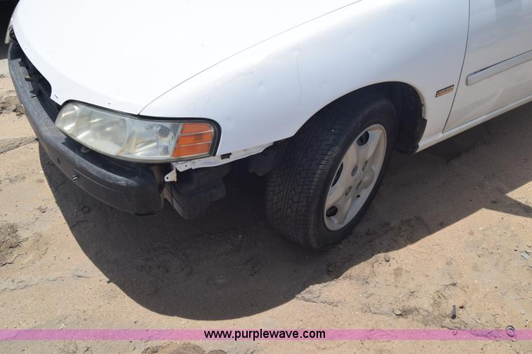 image for item E6449 2001 Nissan Altima