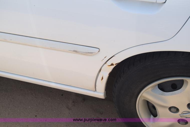 image for item E6449 2001 Nissan Altima