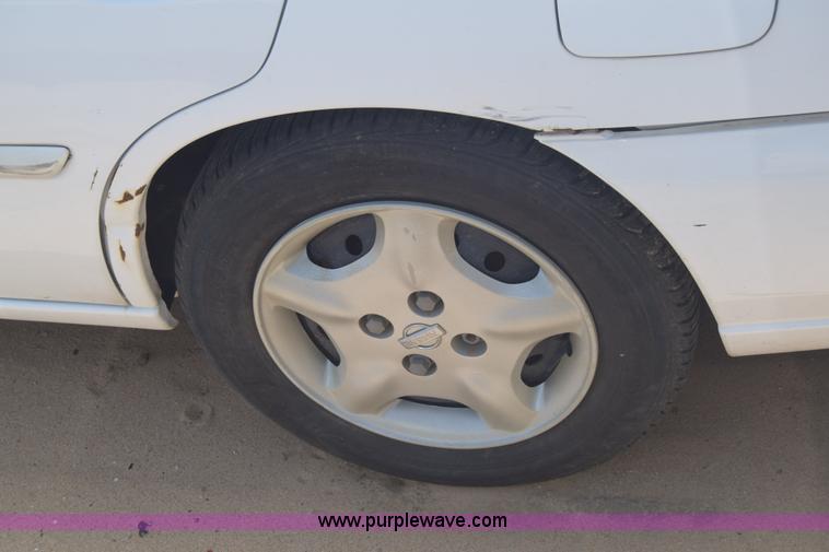 image for item E6449 2001 Nissan Altima