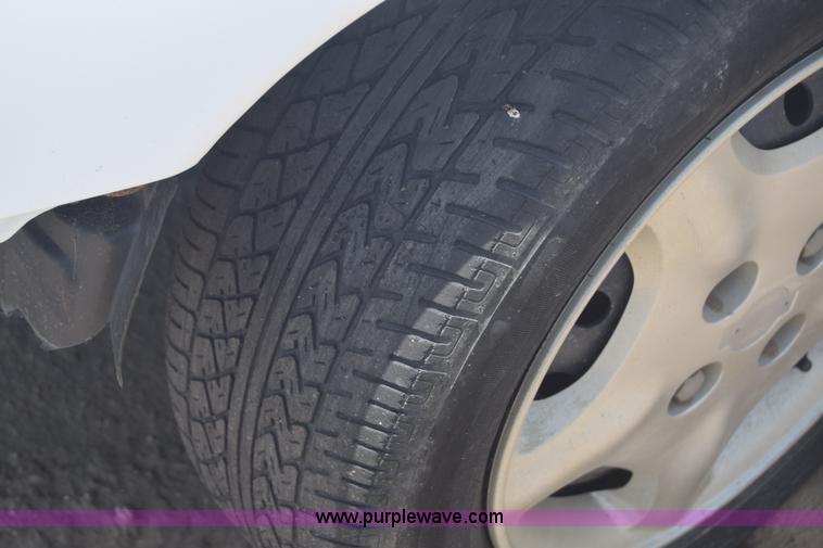 image for item E6449 2001 Nissan Altima