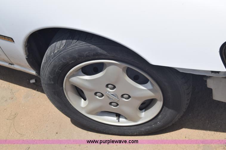 image for item E6449 2001 Nissan Altima