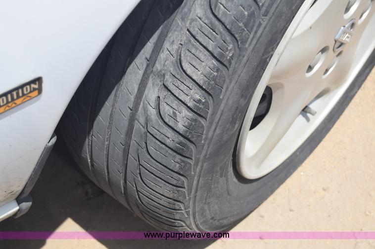 image for item E6449 2001 Nissan Altima