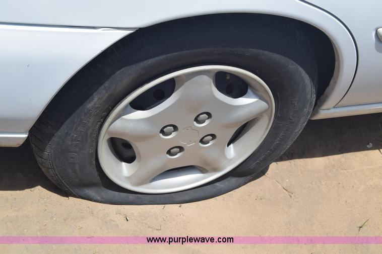 image for item E6449 2001 Nissan Altima