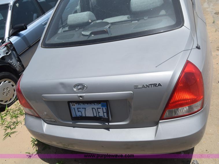 image for item E6450 2001 Hyundai Elantra GLS