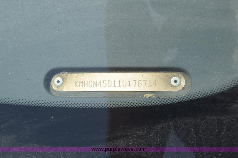 image for item E6450 2001 Hyundai Elantra GLS