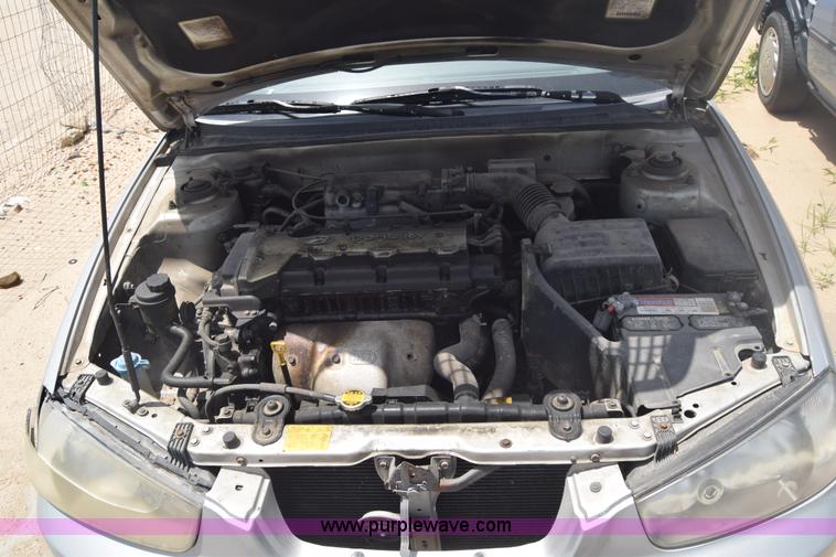 image for item E6450 2001 Hyundai Elantra GLS