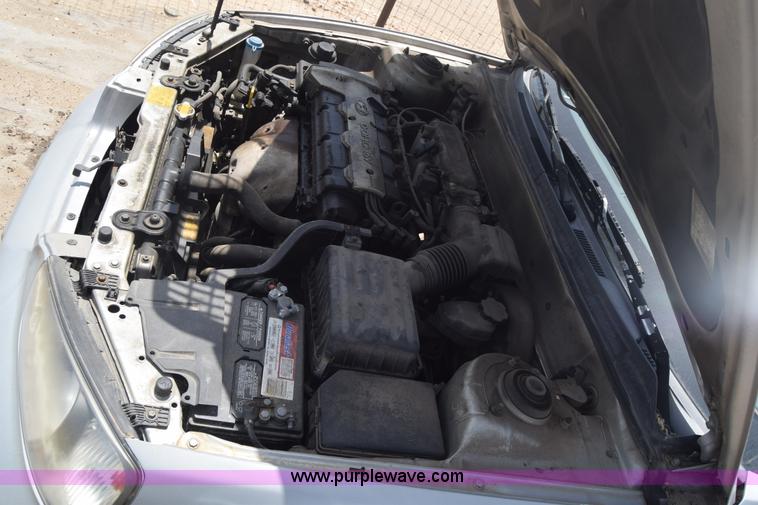 image for item E6450 2001 Hyundai Elantra GLS