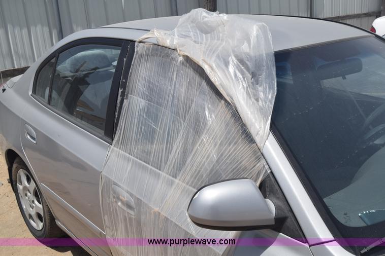 image for item E6450 2001 Hyundai Elantra GLS