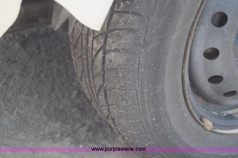 image for item E6450 2001 Hyundai Elantra GLS