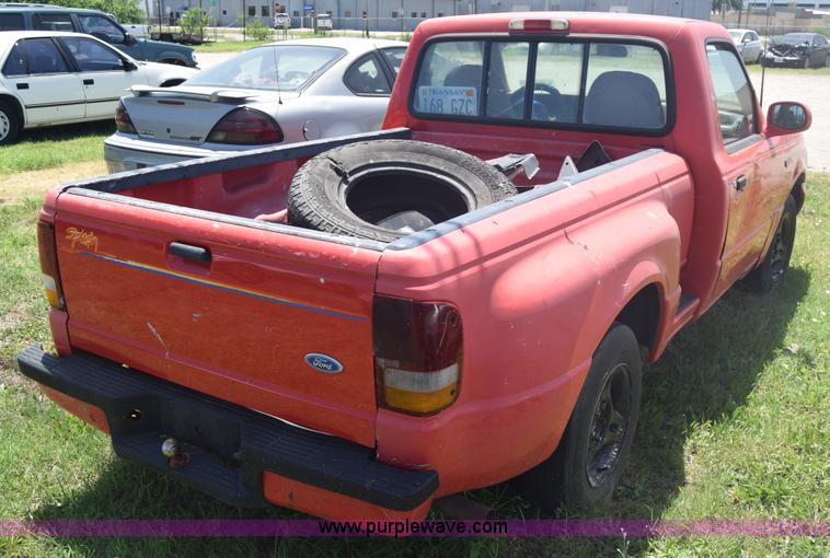 image for item F7893 1993 Ford Ranger Splash pickup truck