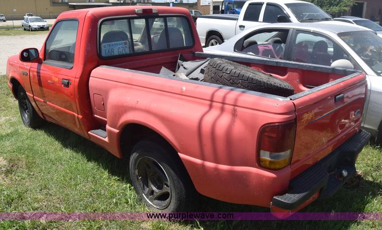 image for item F7893 1993 Ford Ranger Splash pickup truck