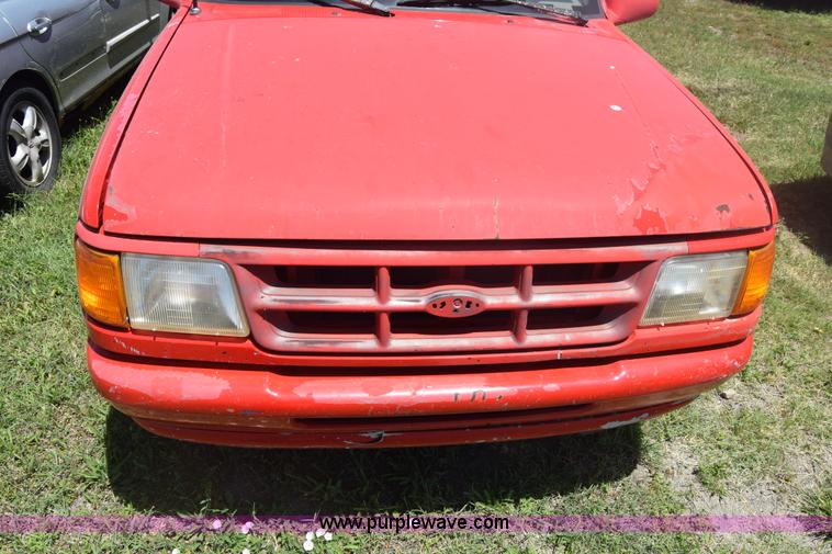 image for item F7893 1993 Ford Ranger Splash pickup truck