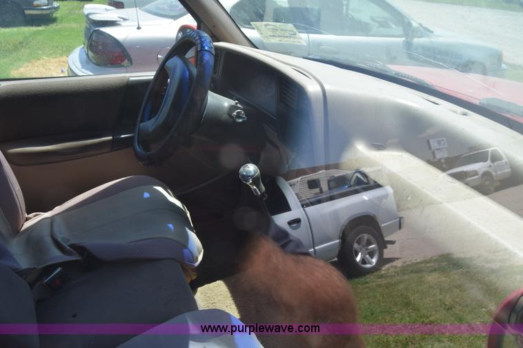 image for item F7893 1993 Ford Ranger Splash pickup truck