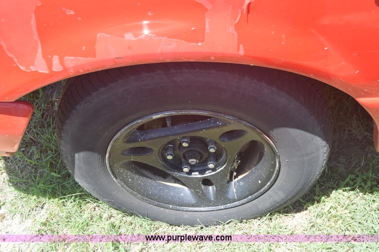 image for item F7893 1993 Ford Ranger Splash pickup truck