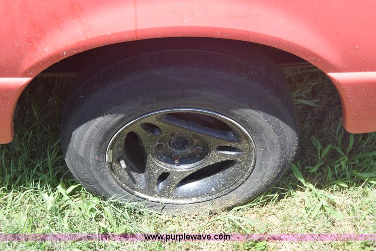 image for item F7893 1993 Ford Ranger Splash pickup truck