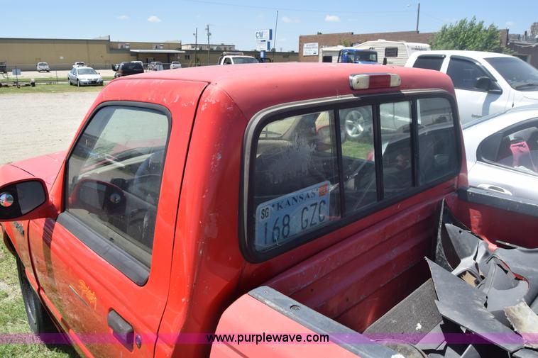 image for item F7893 1993 Ford Ranger Splash pickup truck