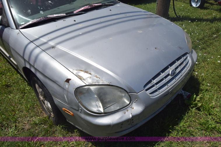 image for item F7897 1999 Hyundai Sonata GLS