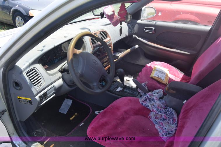 image for item F7897 1999 Hyundai Sonata GLS