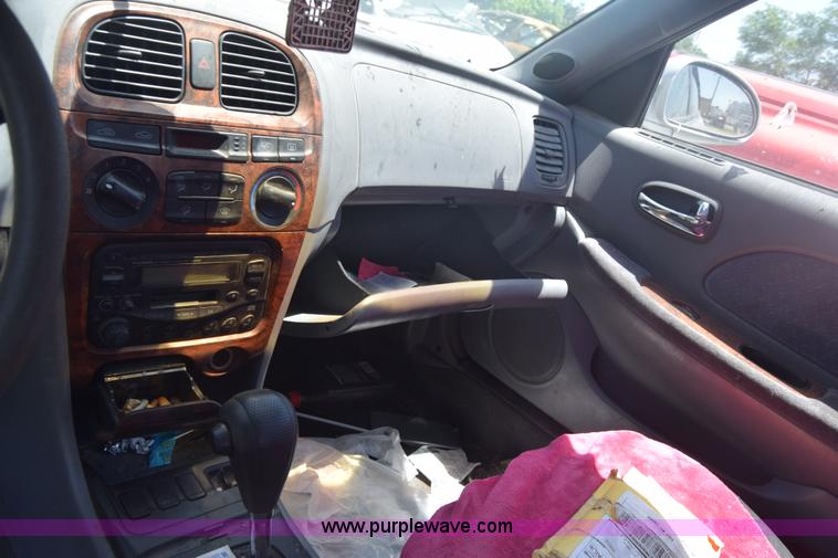 image for item F7897 1999 Hyundai Sonata GLS