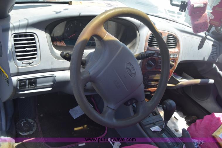 image for item F7897 1999 Hyundai Sonata GLS