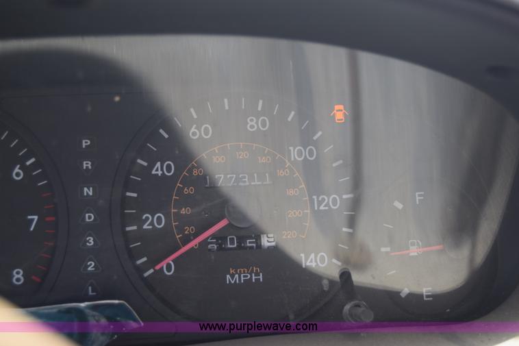 image for item F7897 1999 Hyundai Sonata GLS