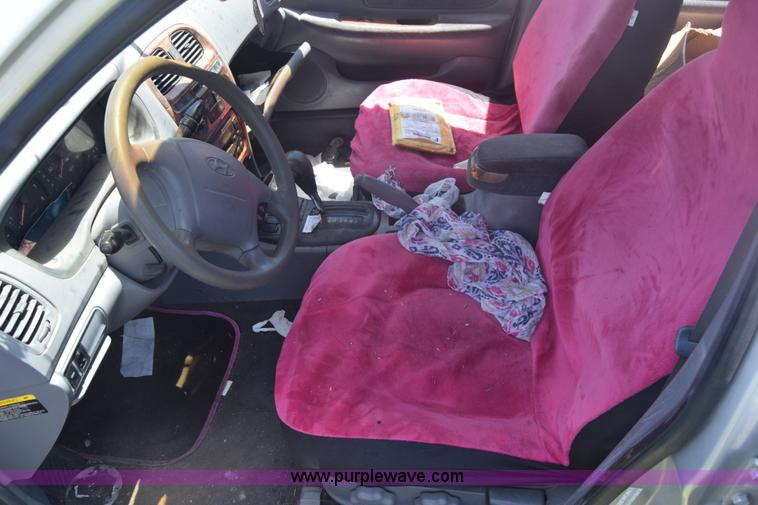 image for item F7897 1999 Hyundai Sonata GLS