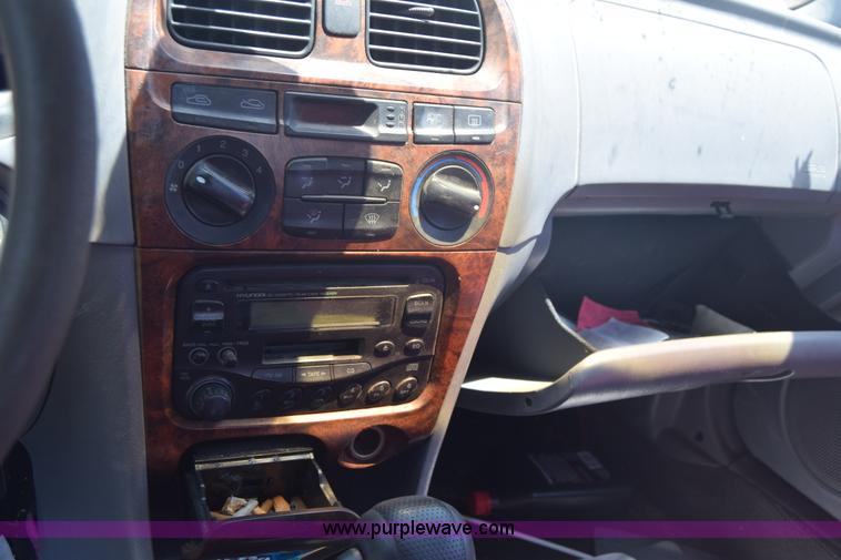 image for item F7897 1999 Hyundai Sonata GLS