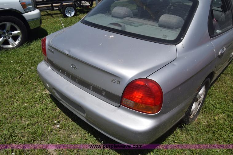 image for item F7897 1999 Hyundai Sonata GLS