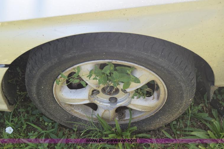 image for item F7897 1999 Hyundai Sonata GLS