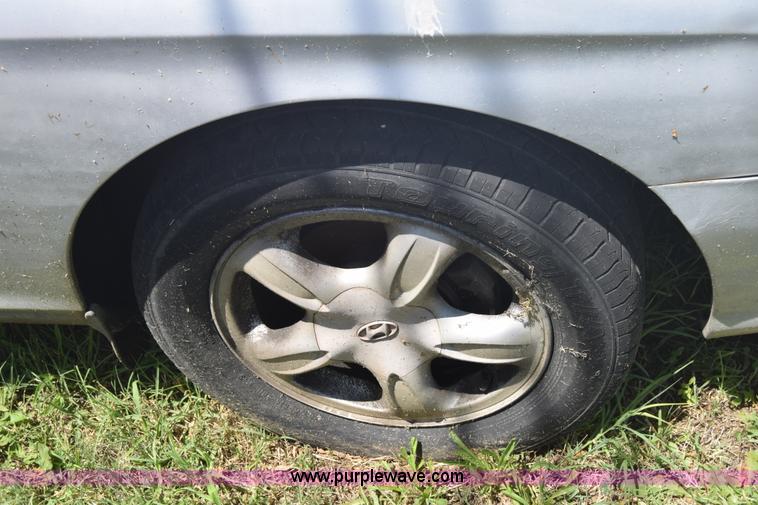 image for item F7897 1999 Hyundai Sonata GLS