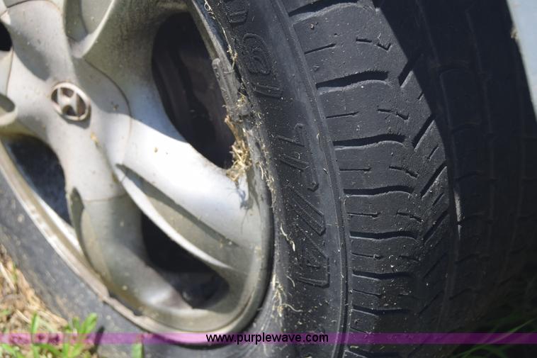 image for item F7897 1999 Hyundai Sonata GLS