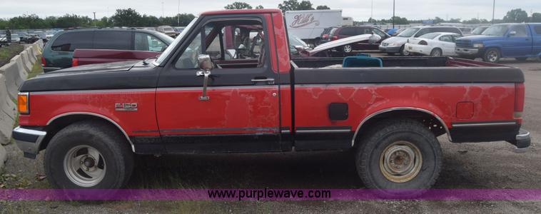 image for item F7901 1987 Ford F150 pickup truck