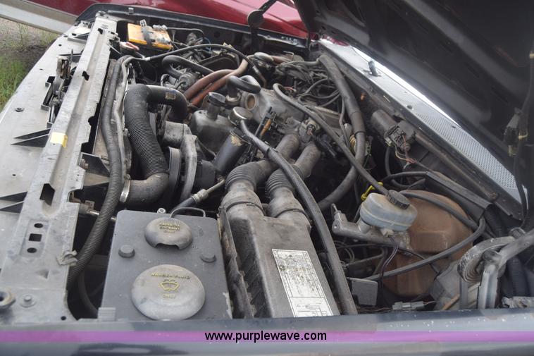 image for item F7901 1987 Ford F150 pickup truck