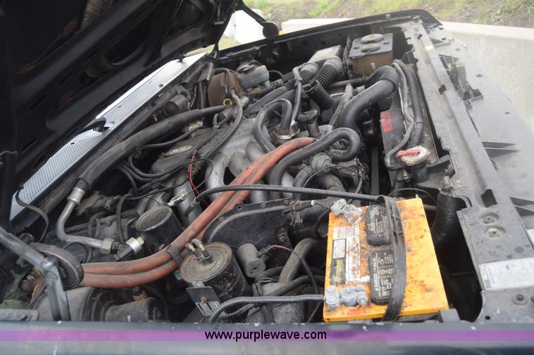 image for item F7901 1987 Ford F150 pickup truck