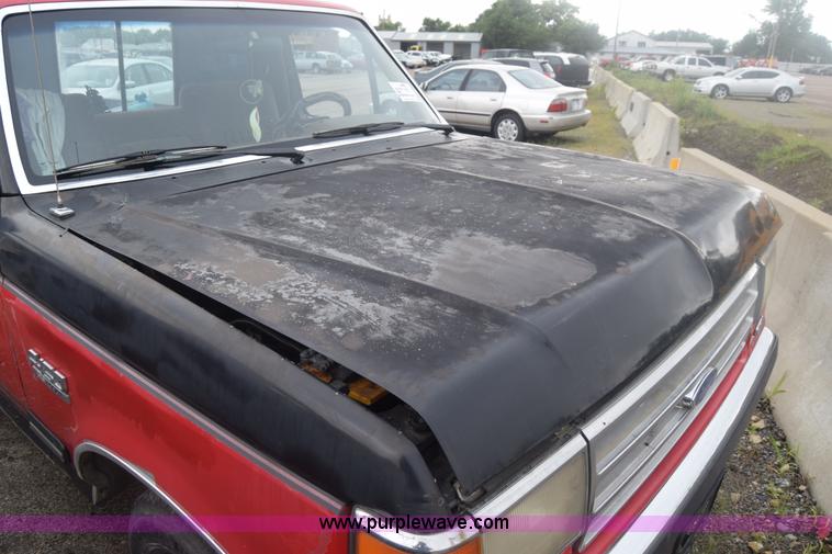 image for item F7901 1987 Ford F150 pickup truck