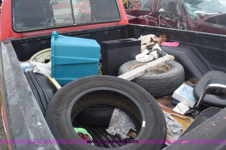 image for item F7901 1987 Ford F150 pickup truck