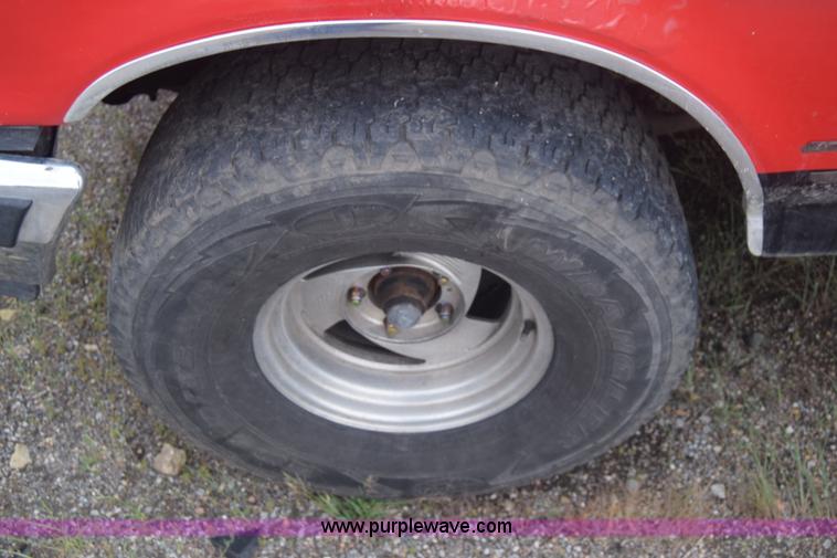 image for item F7901 1987 Ford F150 pickup truck