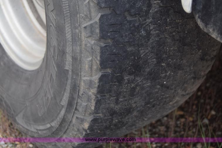 image for item F7901 1987 Ford F150 pickup truck