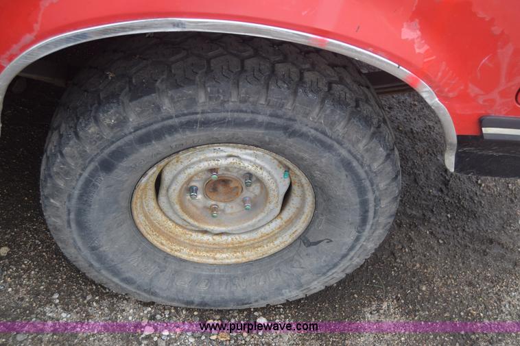 image for item F7901 1987 Ford F150 pickup truck