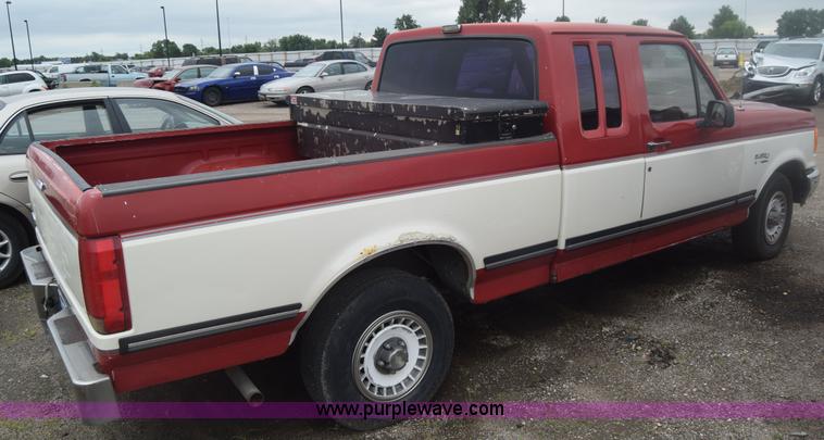 image for item F7902 1991 Ford F150 pickup truck