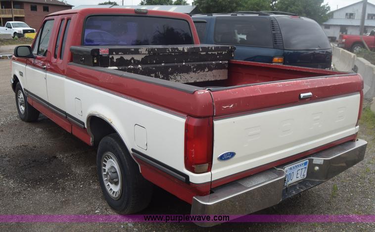 image for item F7902 1991 Ford F150 pickup truck