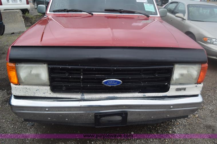image for item F7902 1991 Ford F150 pickup truck