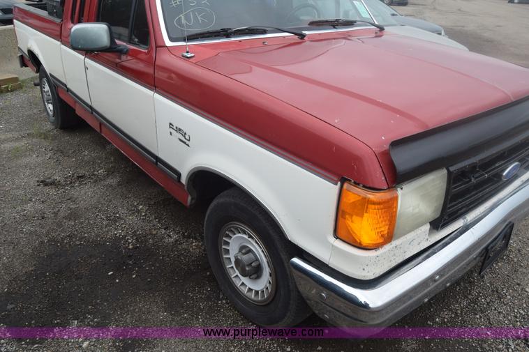 image for item F7902 1991 Ford F150 pickup truck