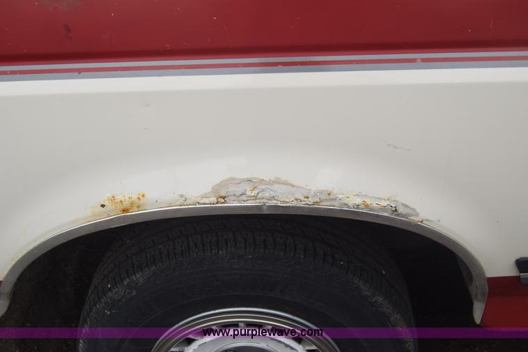 image for item F7902 1991 Ford F150 pickup truck