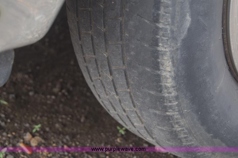 image for item F7902 1991 Ford F150 pickup truck