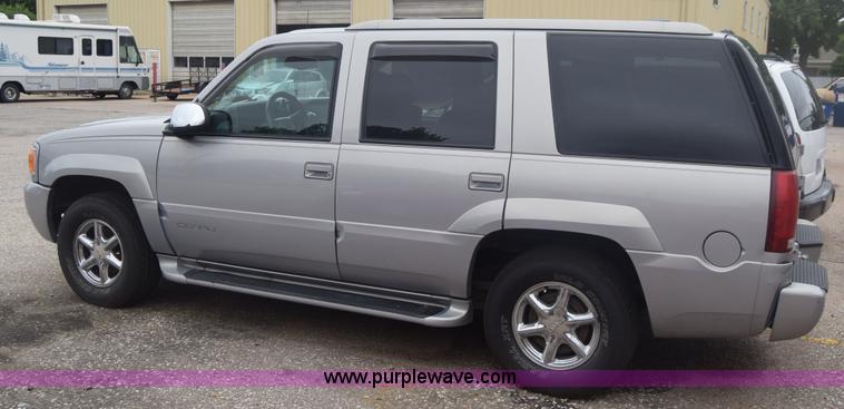 image for item F7904 2000 GMC Yukon SLE
