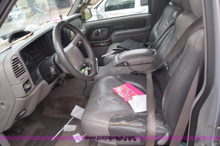 image for item F7904 2000 GMC Yukon SLE