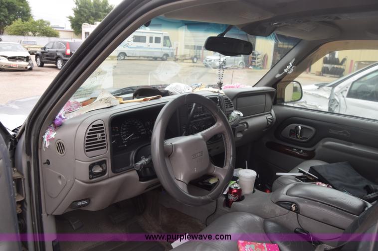 image for item F7904 2000 GMC Yukon SLE